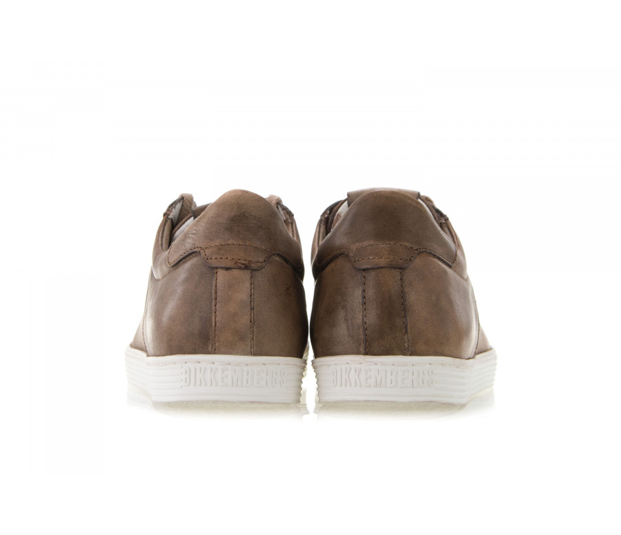 "words 892 low shoe" leather sneakers
