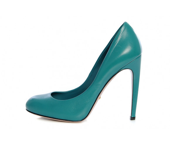 Leather pumps