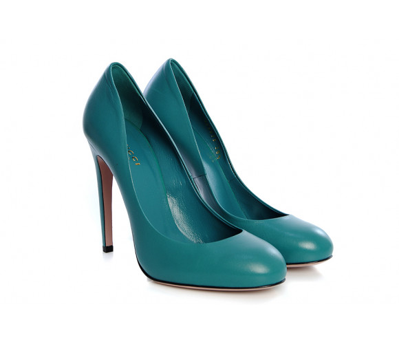Leather pumps